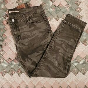Levi's 711 Olive Camo- Skinny Ankle Jeans 32